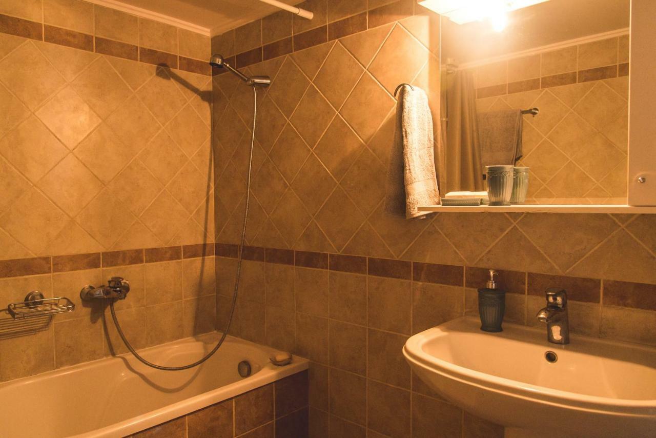 Cozy Spacious Apartment In The Heart Of Heraklion Eksteriør billede